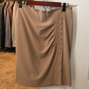Button accent pencil skirt